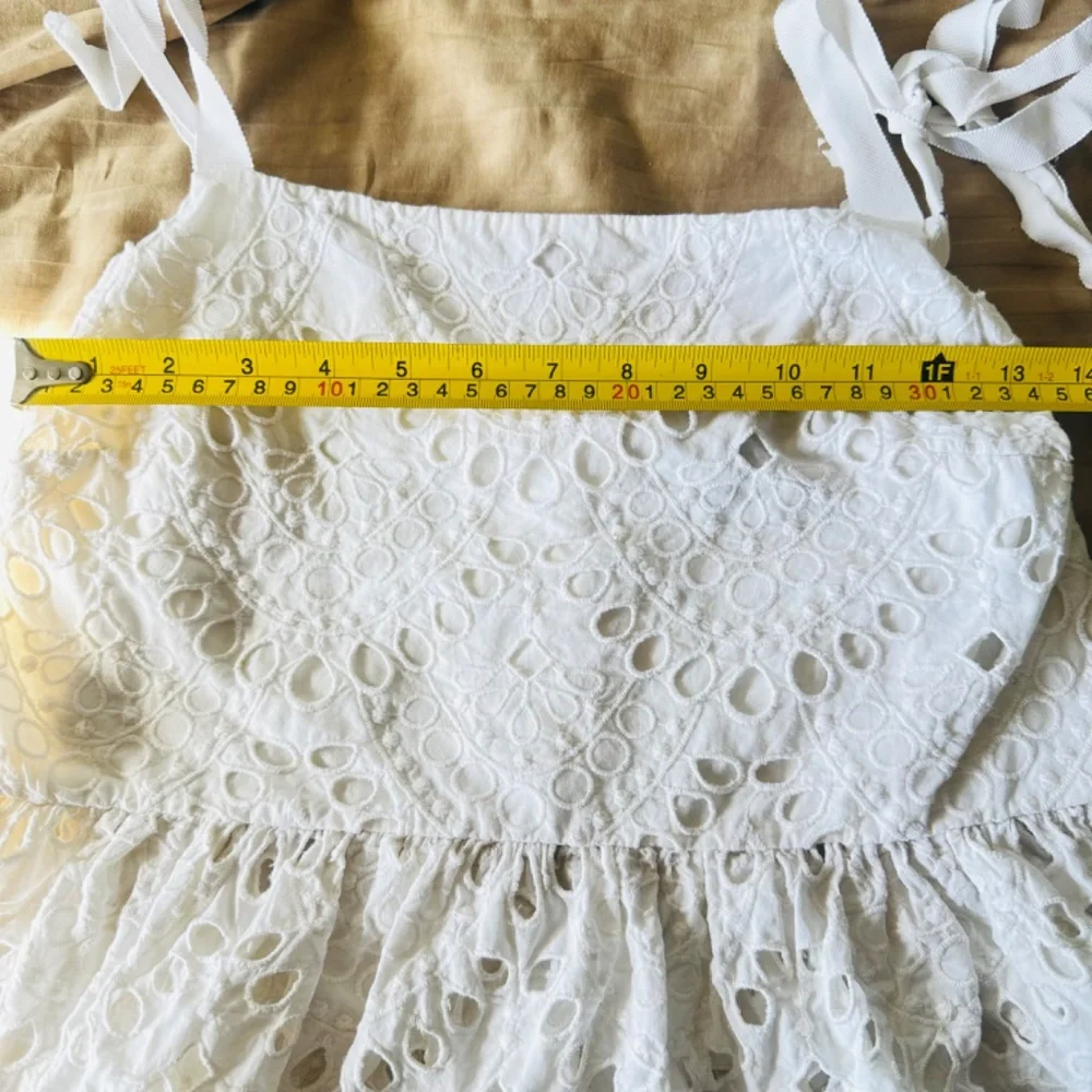 J. crew White Eyelet Peplum Button Back Tank top size 10 - Picture 3 of 8